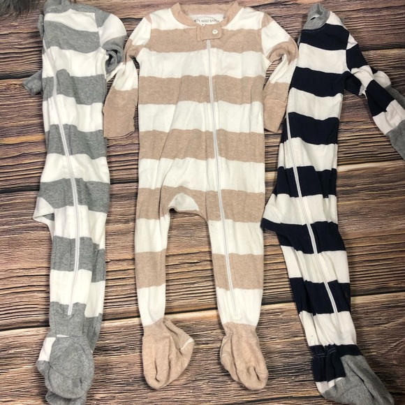 Burt's Bees Baby Other - Burt’s Bees Baby sleepers w/footies 6-9m EACH